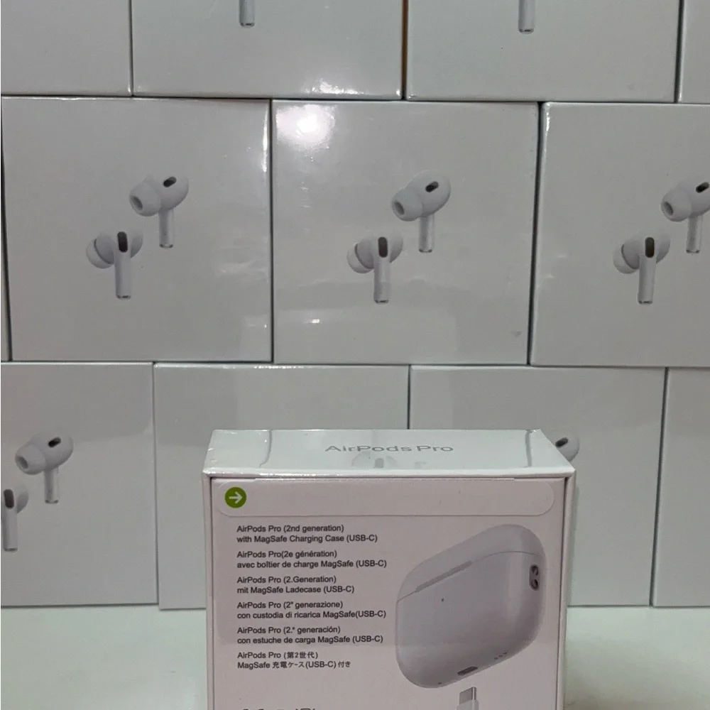 Apple AirPods Pro (2nd Generation) with MagSafe Charging Case - White